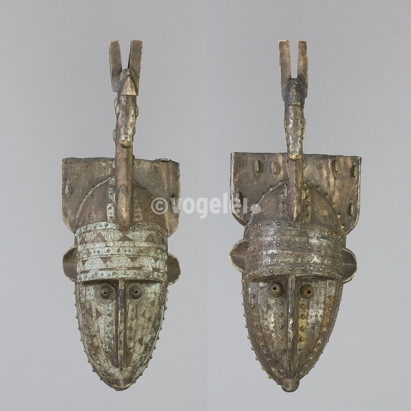 Maske Afrika, Holz, Metallbeschläge, H 80, Braun
