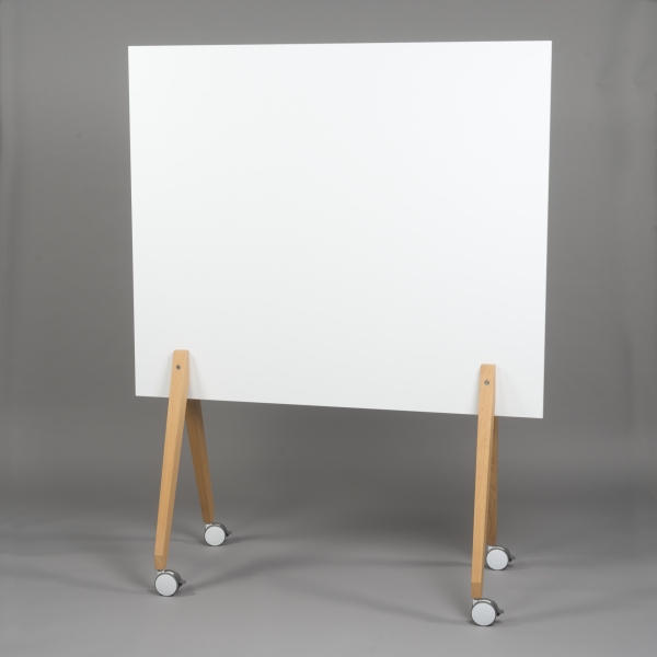 Whiteboard, H 180 x B 140 cm;
