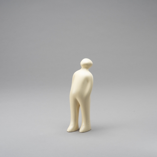 THE VISITOR S, H 23 cm, Sand;