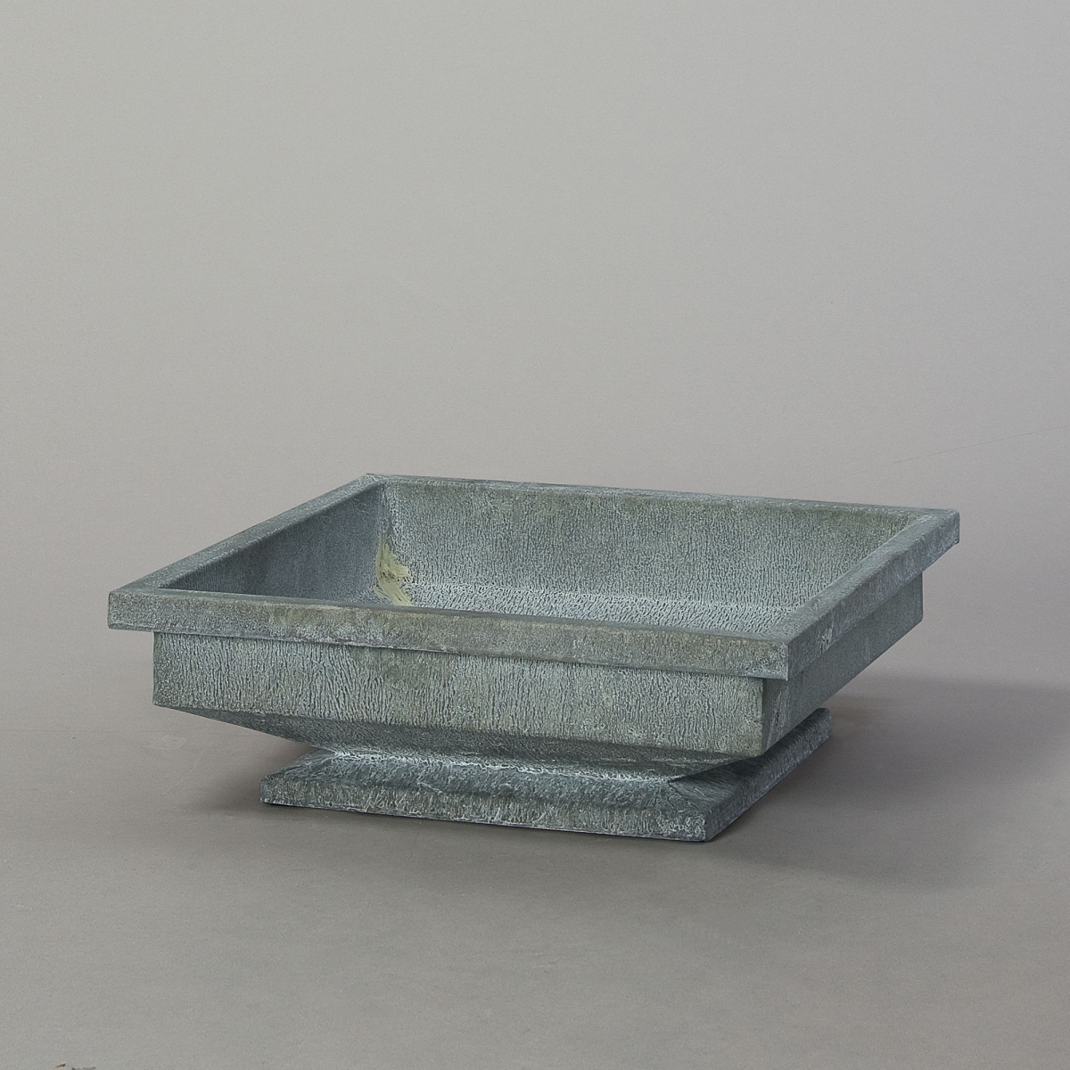 Säule, Eisen, galvanisiert,  H 130 x 40 x 40 cm;
