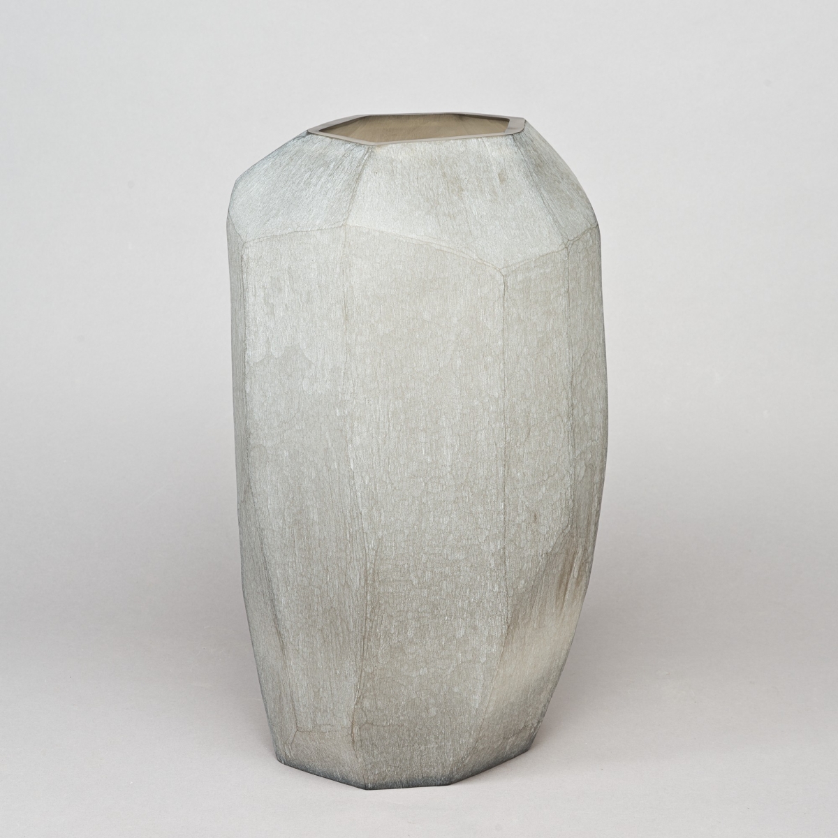 Vase CUBISTIC L, H 48 x D 31 cm, Smokegrey;